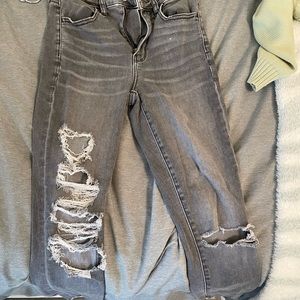Light Grey Ripped American Eagle Jeans!